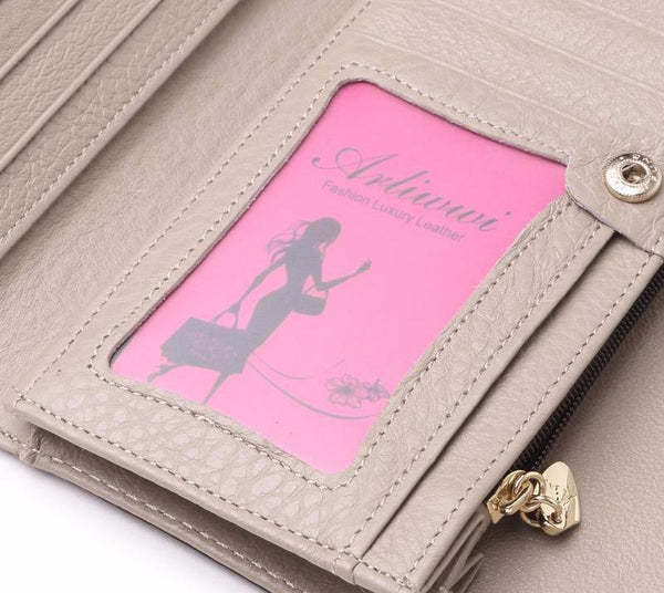 Top-Quality Elegant Clutch